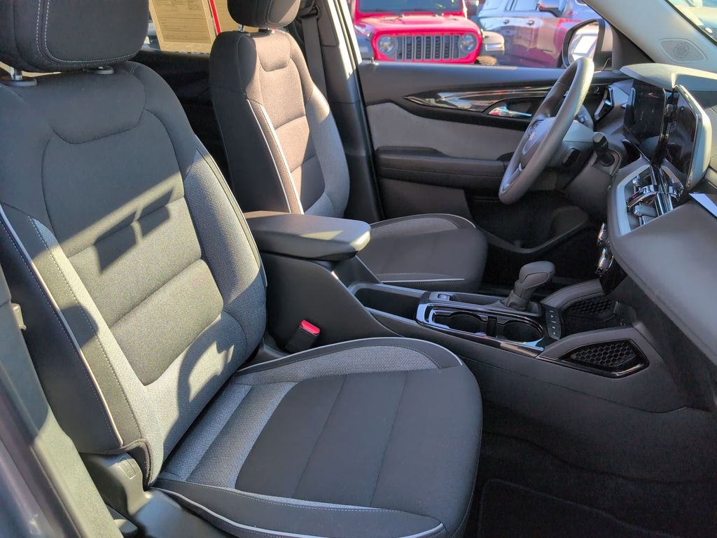 Thumbnail: 2025 Chevrolet TrailBlazer - 31