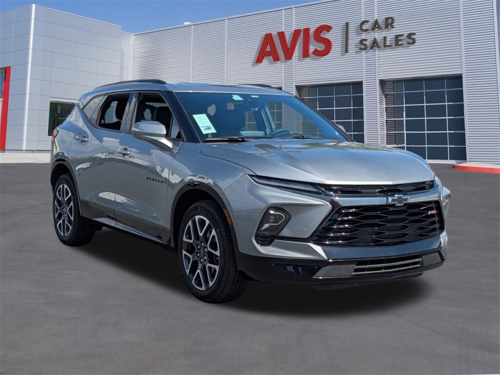 2025 Chevrolet Blazer RS photo 3