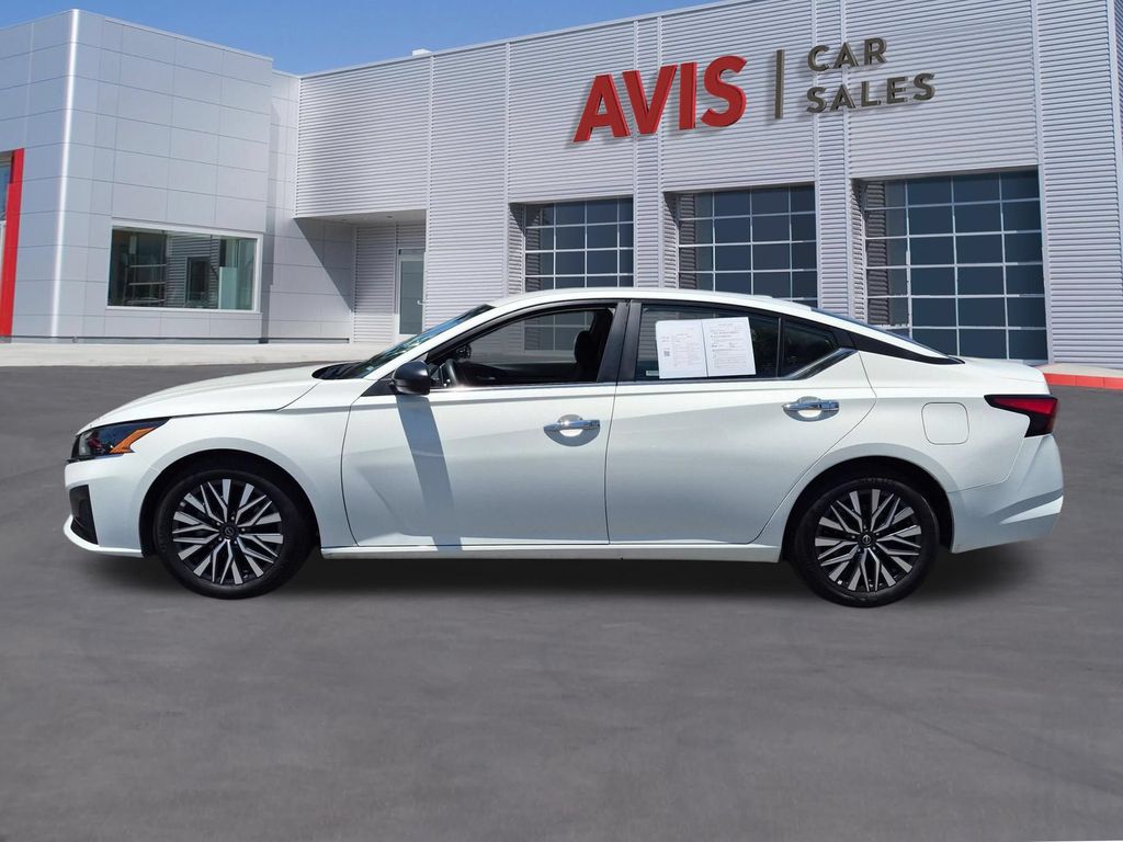 Thumbnail: 2025 Nissan Altima - 10