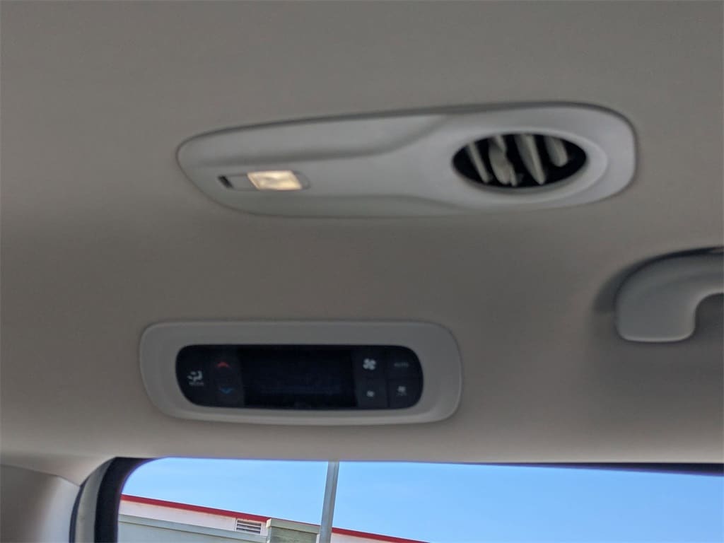 2023 Chrysler Pacifica Touring L 26