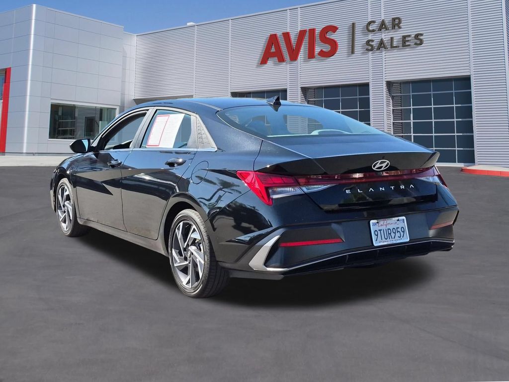 Thumbnail: 2025 Hyundai Elantra - 9