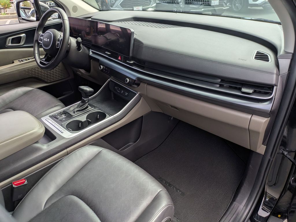 Thumbnail: 2025 Kia Carnival - 31