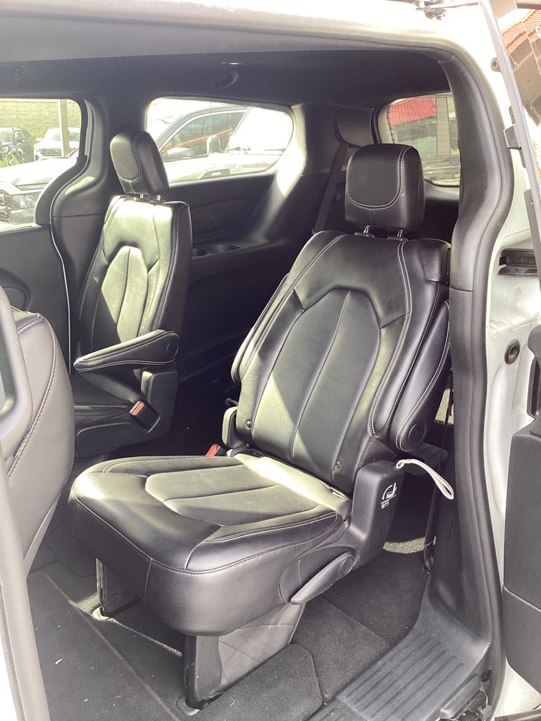 Thumbnail: 2025 Chrysler Pacifica - 13