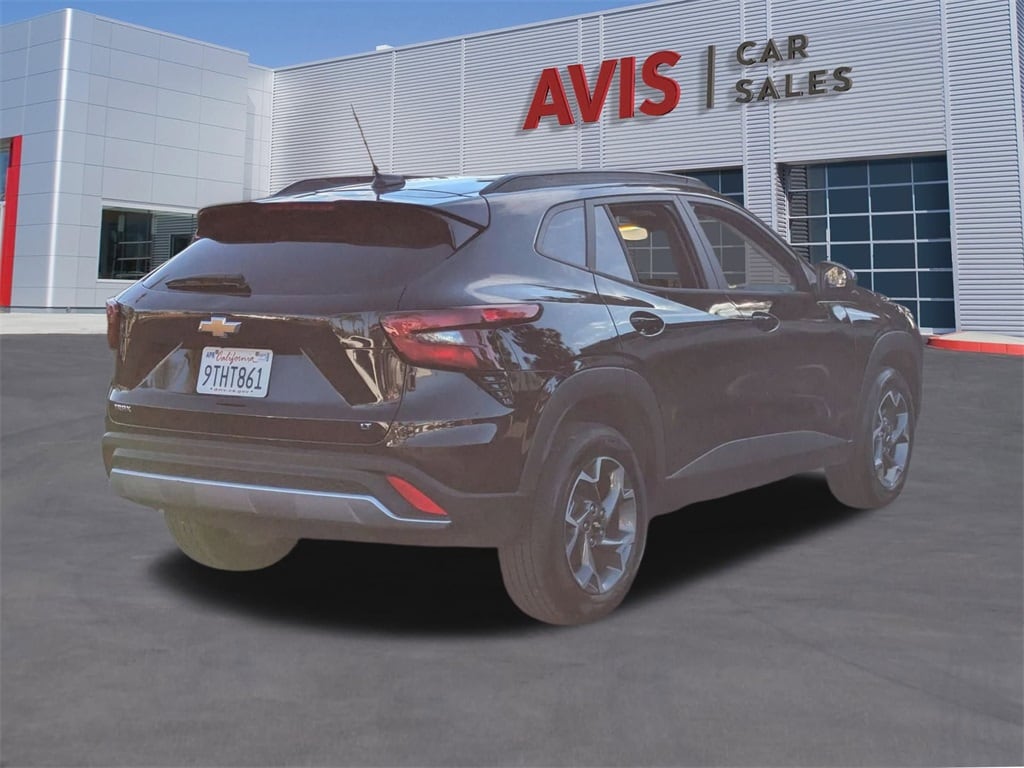 Thumbnail: 2025 Chevrolet Trax - 6