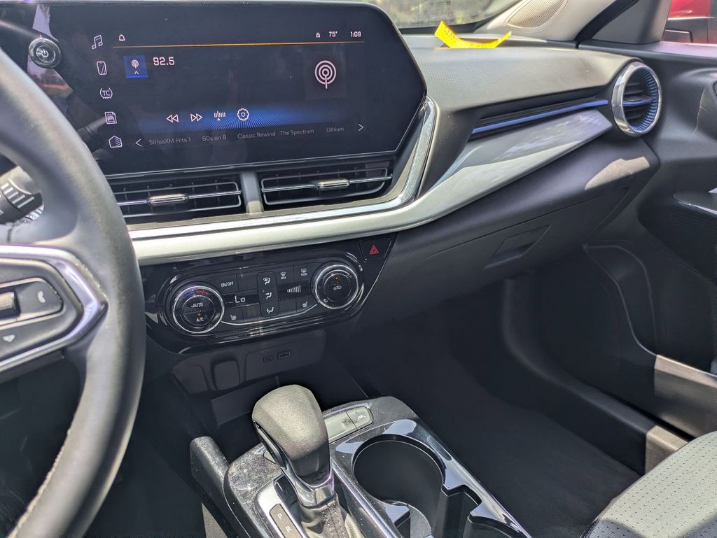Thumbnail: 2025 Chevrolet Trax - 20