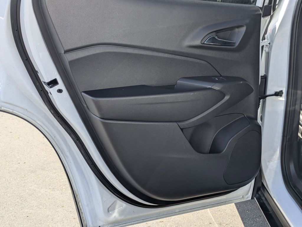 Thumbnail: 2025 Chevrolet Trax - 26
