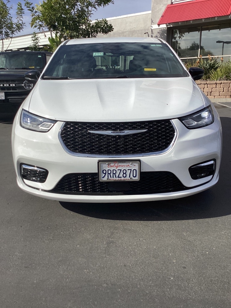 Thumbnail: 2025 Chrysler Pacifica - 8