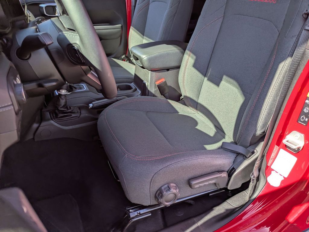 Thumbnail: 2025 Jeep Wrangler - 14