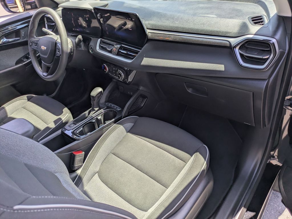 Thumbnail: 2025 Chevrolet TrailBlazer - 29