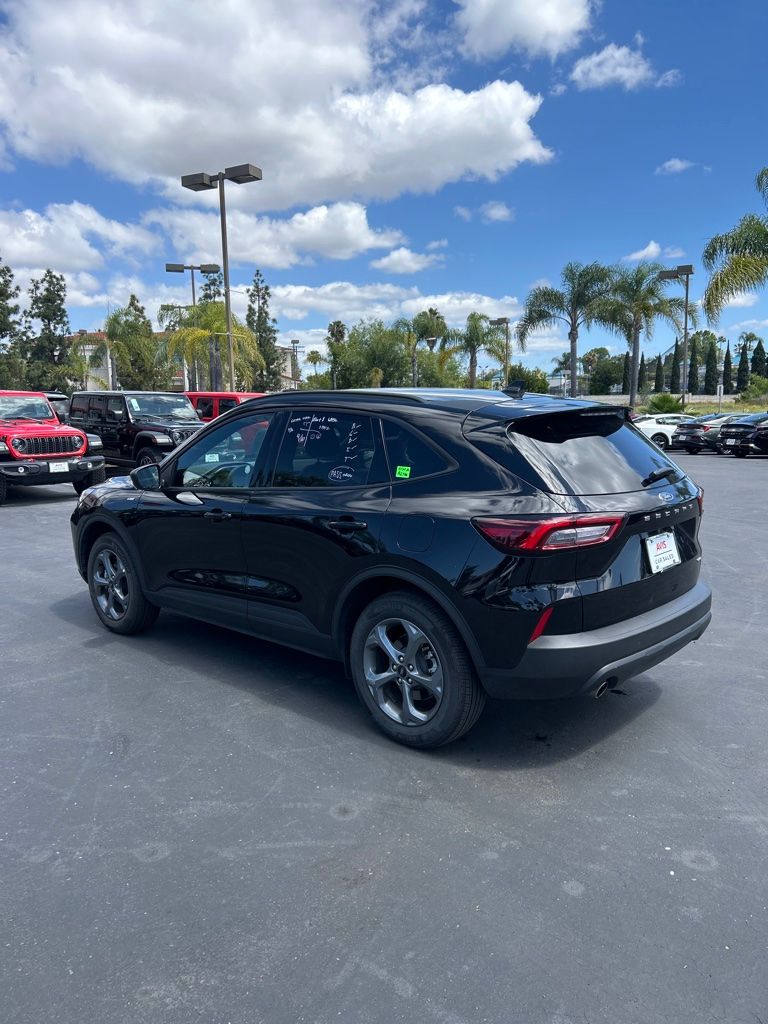 Thumbnail: 2025 Ford Escape - 5
