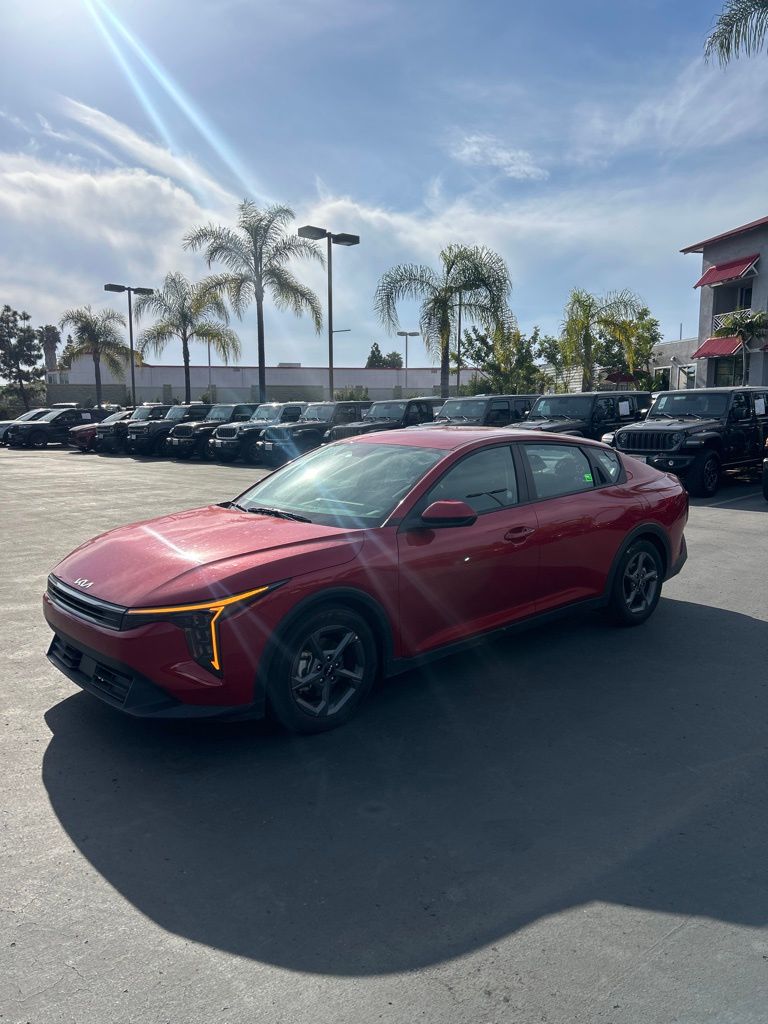 2025 Kia K4 LXS AT's photo