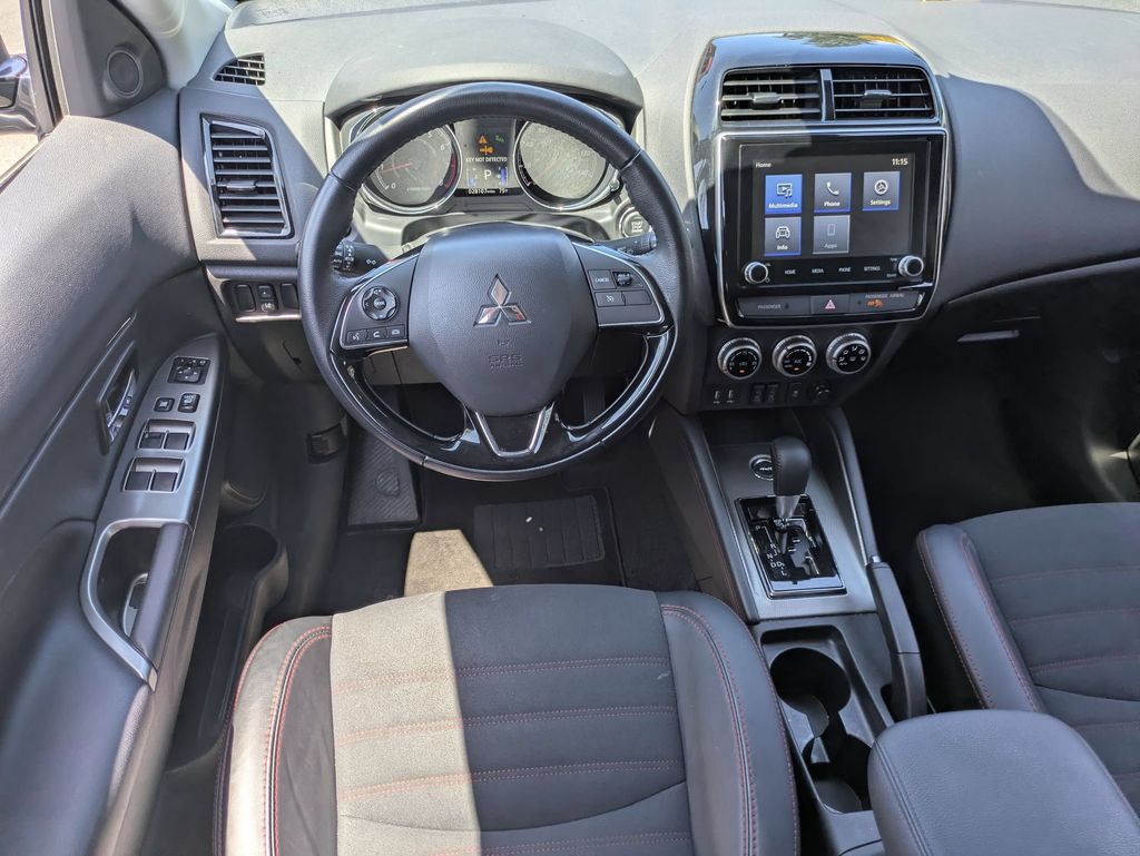 Thumbnail: 2025 Mitsubishi Outlander Sport - 25