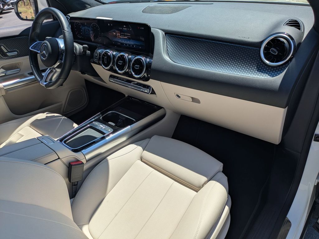 Thumbnail: 2025 Mercedes-Benz GLA - 29