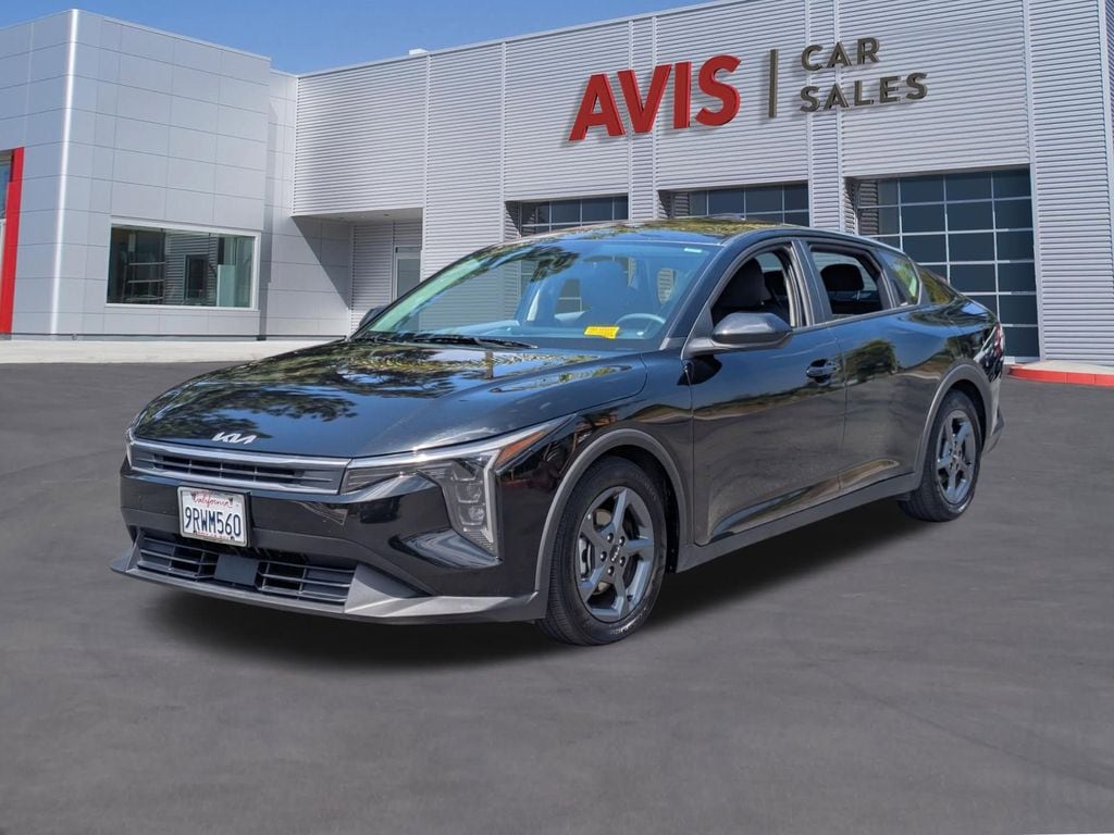 2025 Kia K4 LXS AT's photo