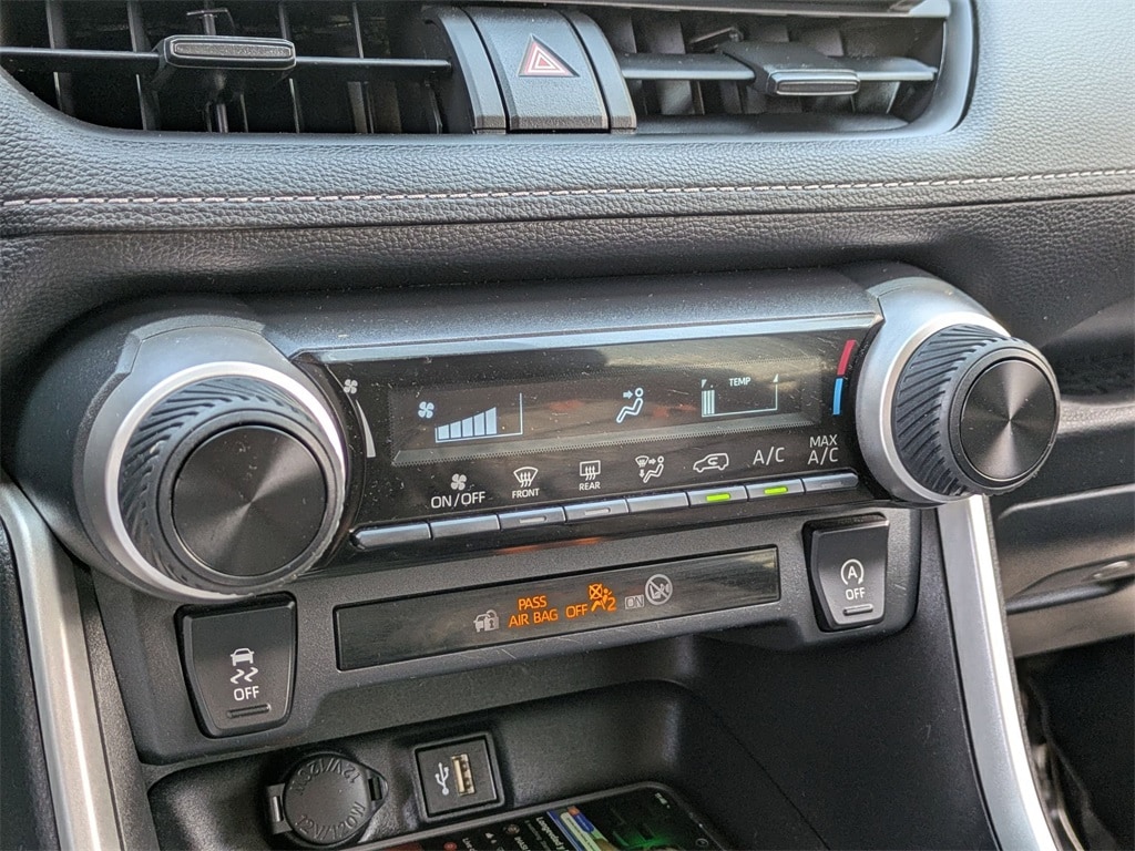 Thumbnail: 2024 Toyota RAV4 - 17