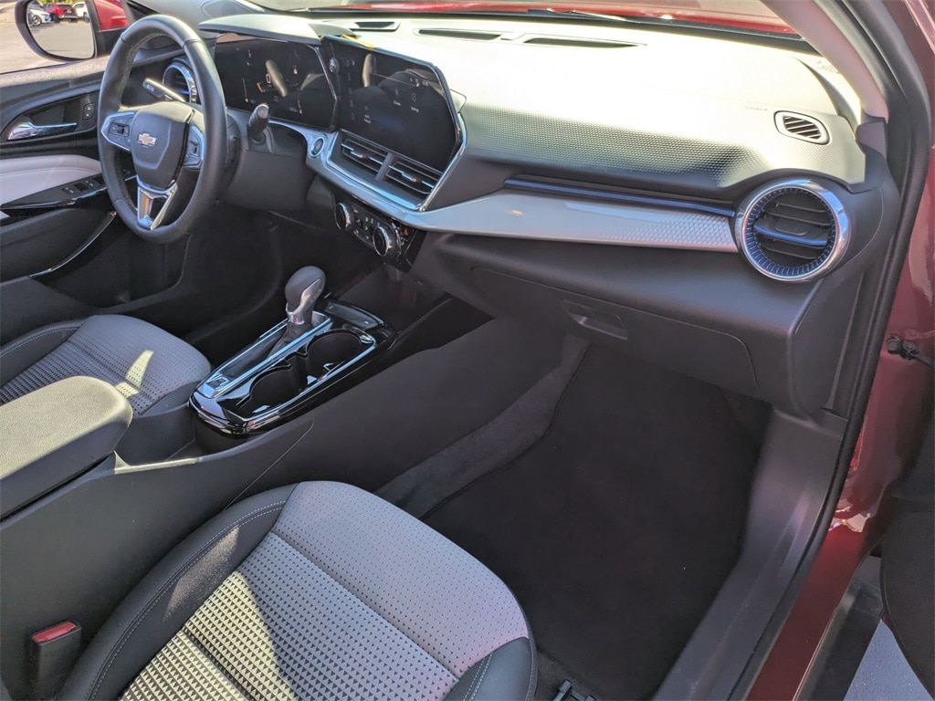 Thumbnail: 2025 Chevrolet Trax - 29