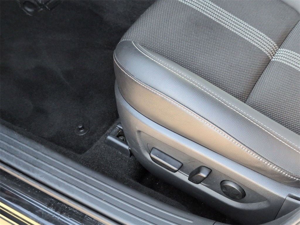 Thumbnail: 2025 Mazda CX-50 - 18