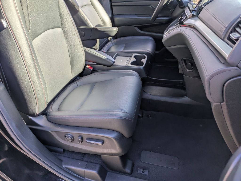 Thumbnail: 2025 Honda Odyssey - 30