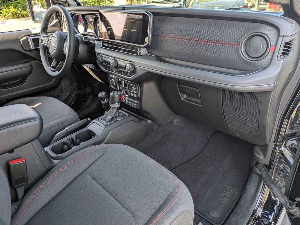 Thumbnail: 2025 Jeep Wrangler - 30