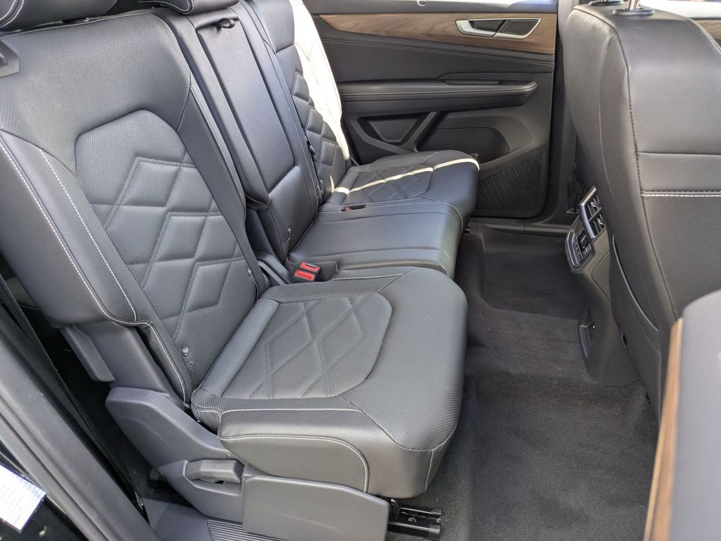 Thumbnail: 2025 Volkswagen Atlas - 30