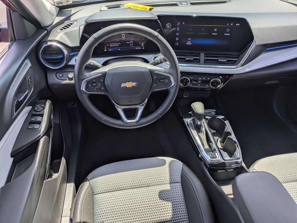 Thumbnail: 2025 Chevrolet Trax - 25
