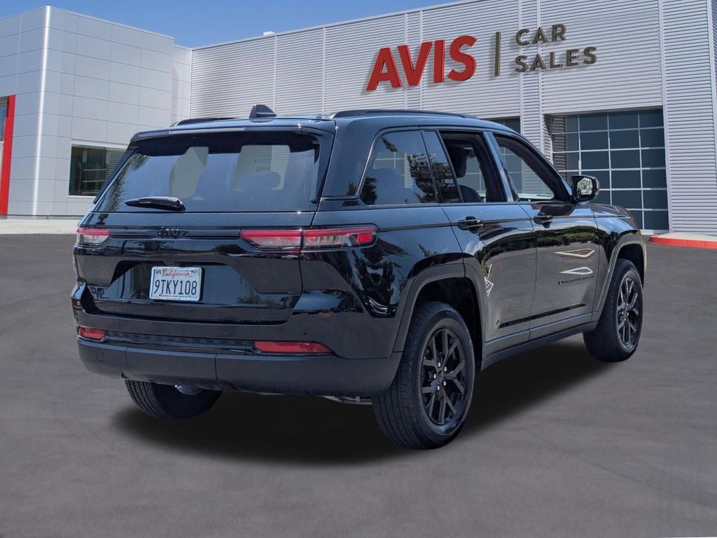 Thumbnail: 2025 Jeep Grand Cherokee - 6