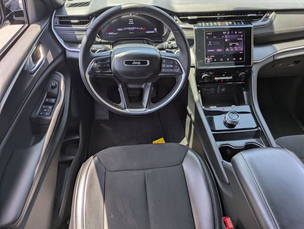 Thumbnail: 2025 Jeep Grand Cherokee - 24