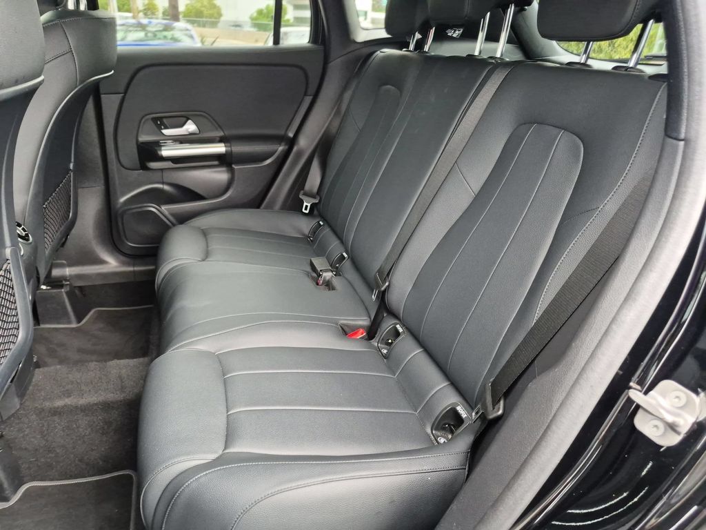 2025 Mercedes-Benz GLA GLA250 - Photo 28