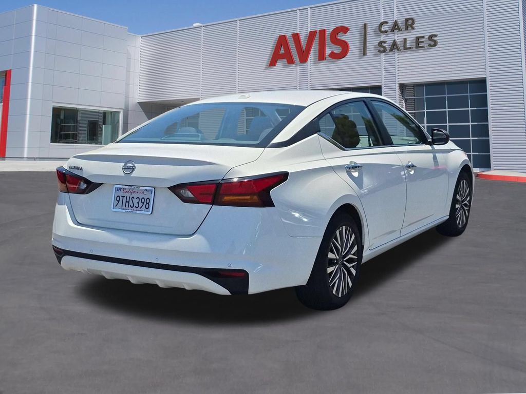 Thumbnail: 2025 Nissan Altima - 6