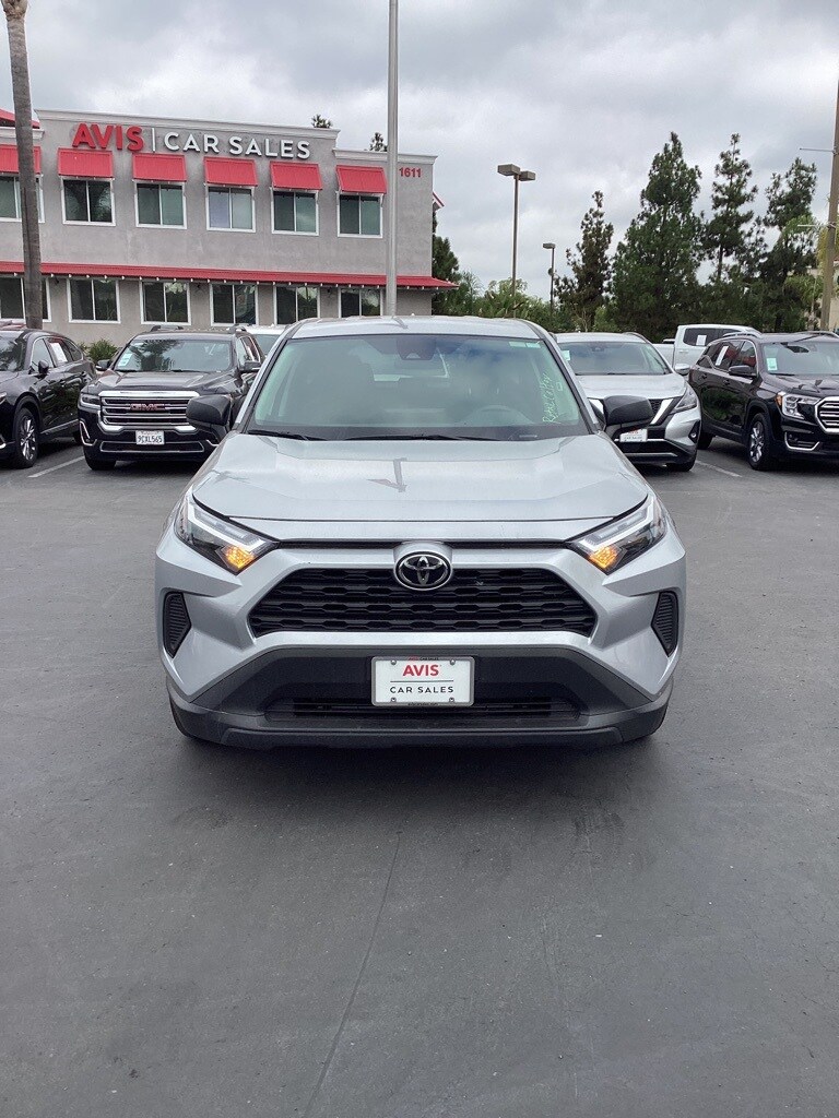 2024 Toyota RAV4 LE photo 3
