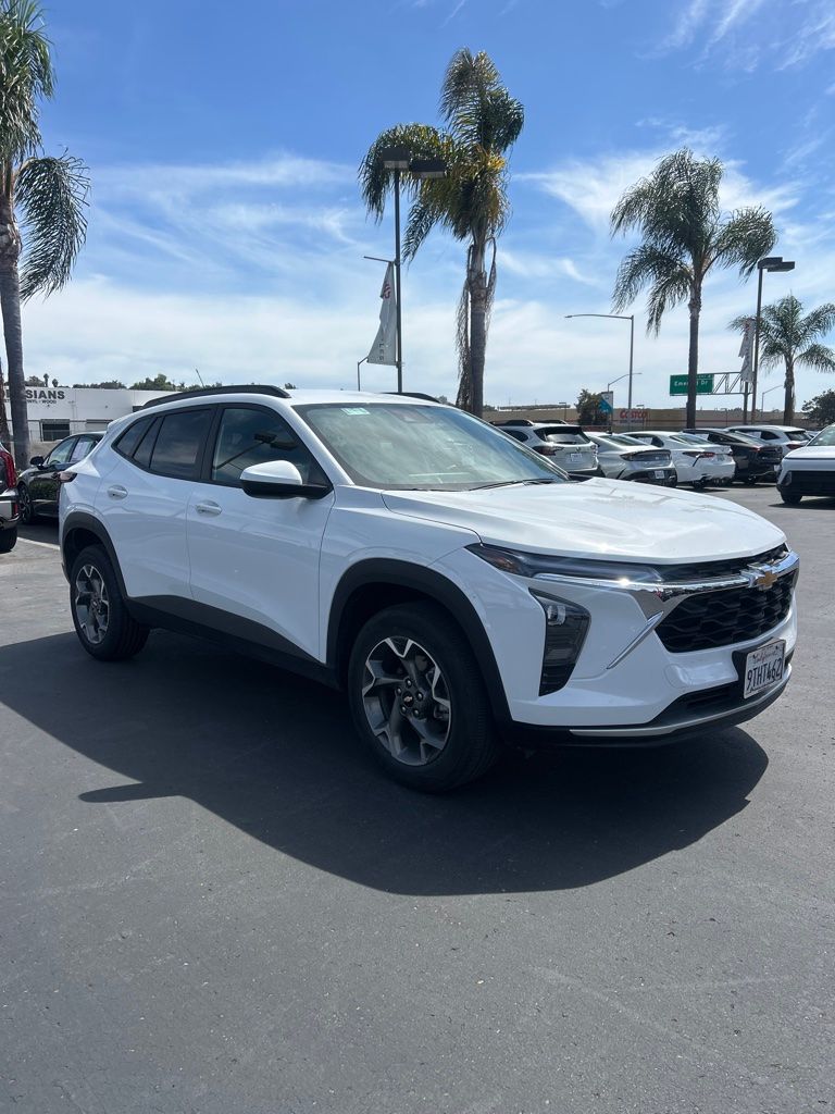 Thumbnail: 2025 Chevrolet Trax - 10