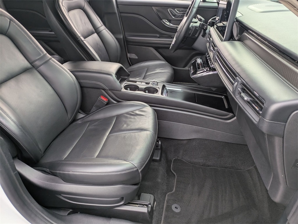 Thumbnail: 2024 Lincoln Corsair - 29