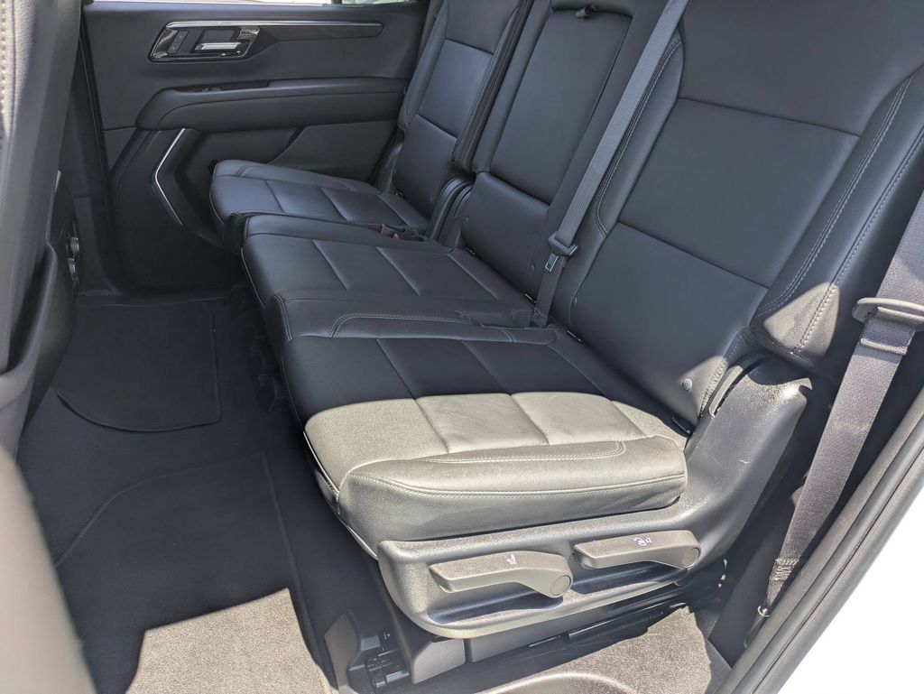 Thumbnail: 2025 Chevrolet Tahoe - 25