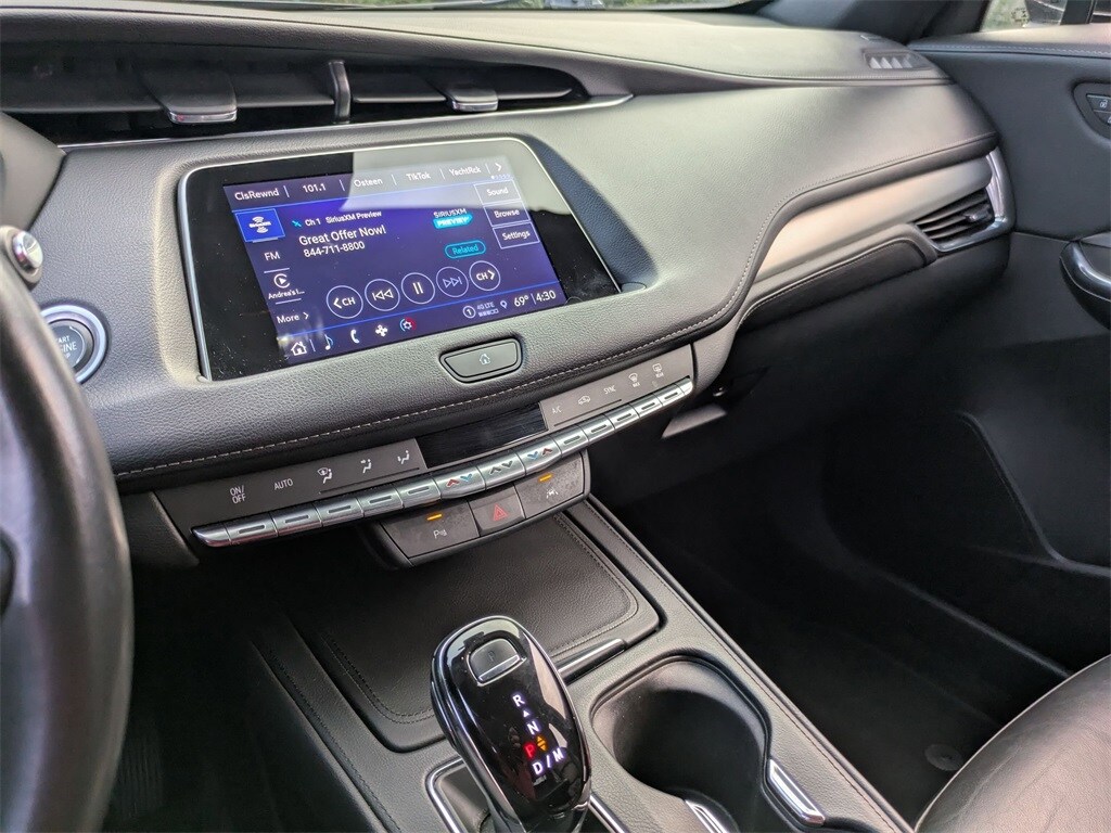 Thumbnail: 2023 Cadillac XT4 - 20