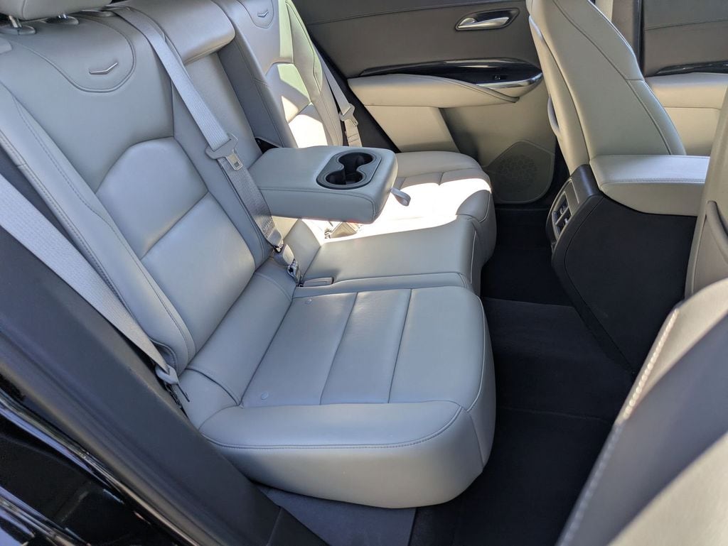 Thumbnail: 2023 Cadillac XT4 - 28