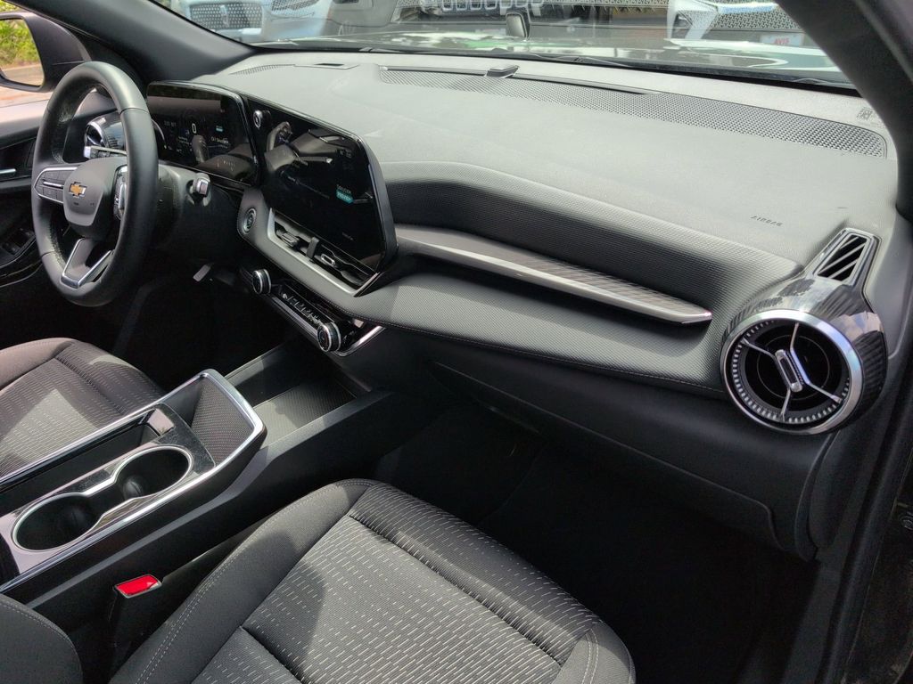 Thumbnail: 2025 Chevrolet Equinox - 32