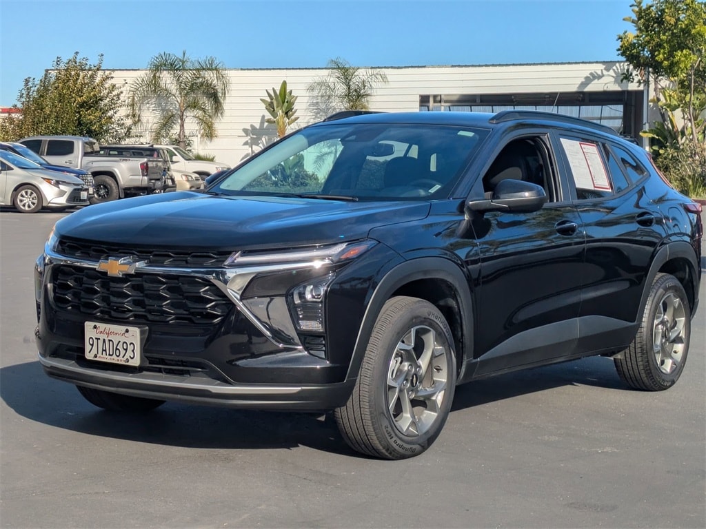 Thumbnail: 2025 Chevrolet Trax - 1