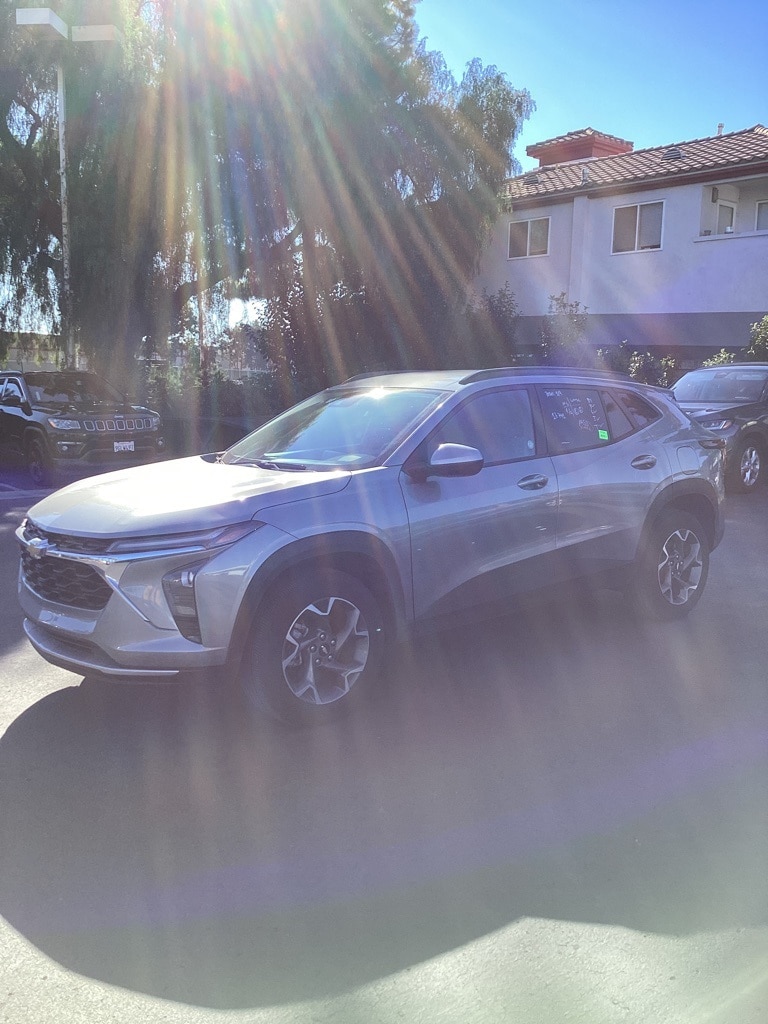 2025 Chevrolet Trax LT's photo