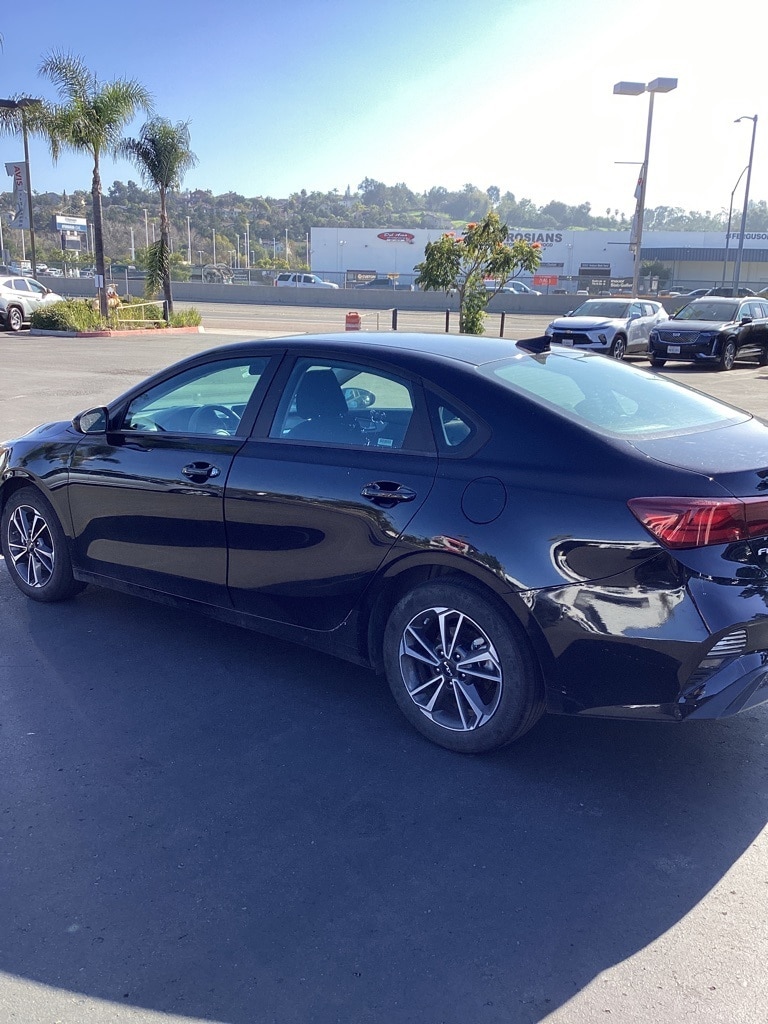 Thumbnail: 2024 Kia Forte - 7