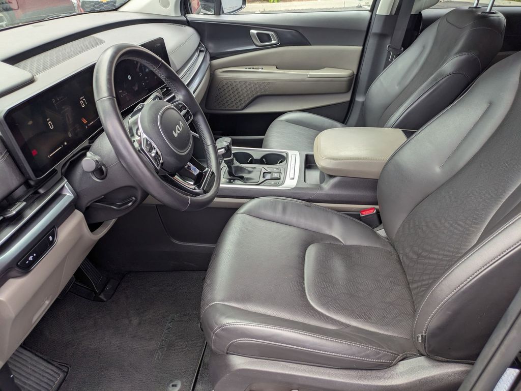 Thumbnail: 2025 Kia Carnival - 25