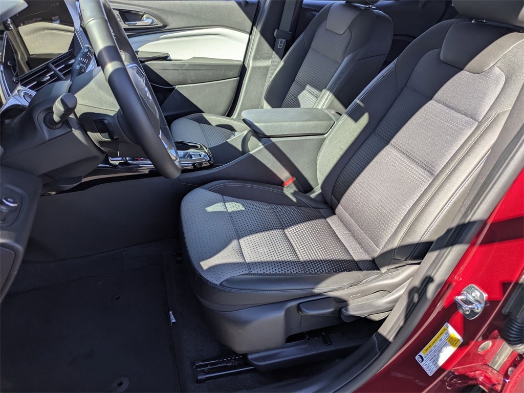 Thumbnail: 2025 Chevrolet Trax - 14