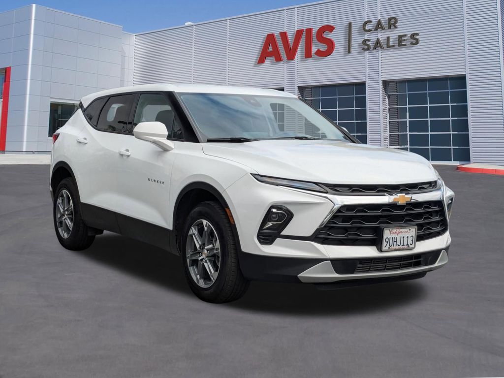 Thumbnail: 2025 Chevrolet Blazer - 3