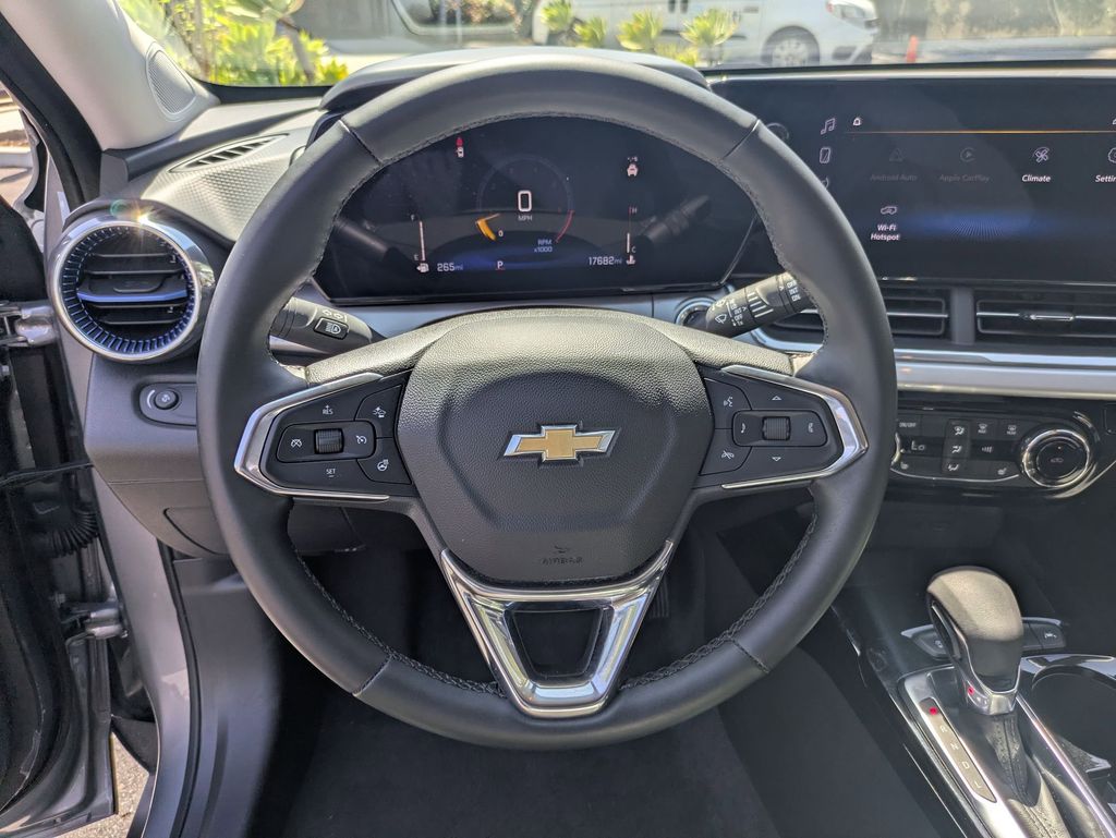 Thumbnail: 2025 Chevrolet Trax - 17