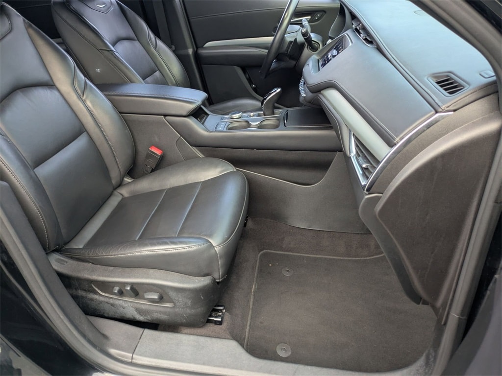 Thumbnail: 2023 Cadillac XT4 - 28