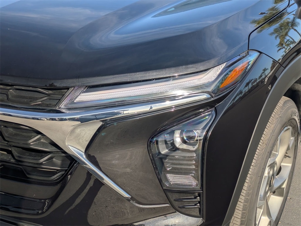 Thumbnail: 2025 Chevrolet Trax - 11