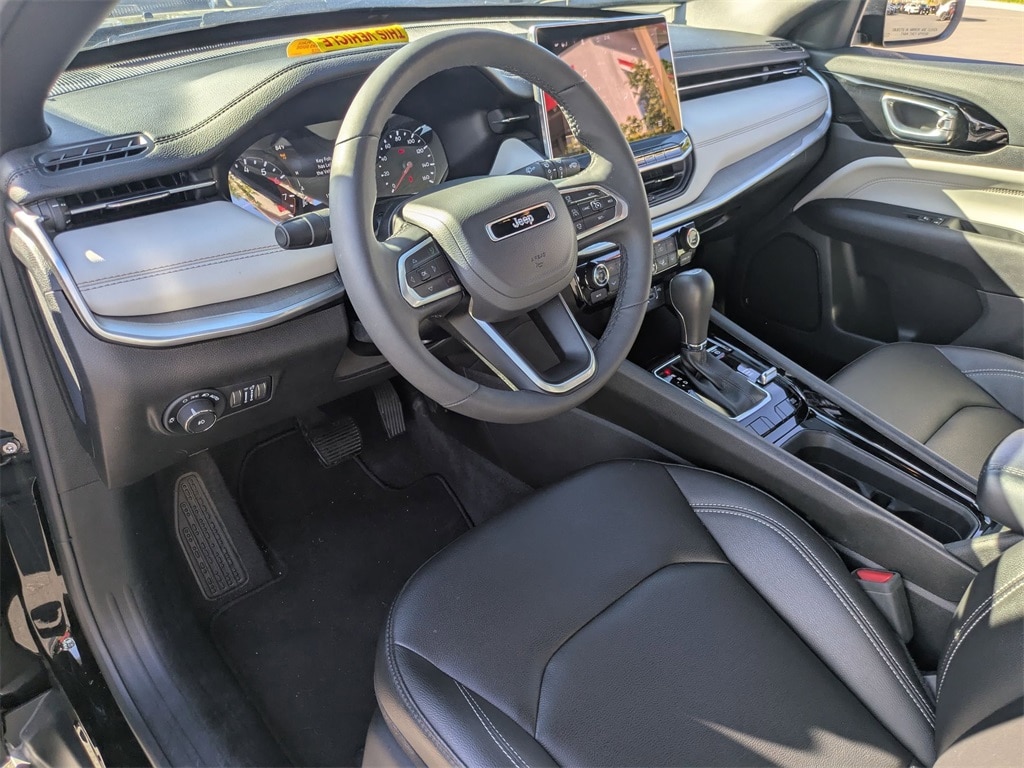 Thumbnail: 2025 Jeep Compass - 17