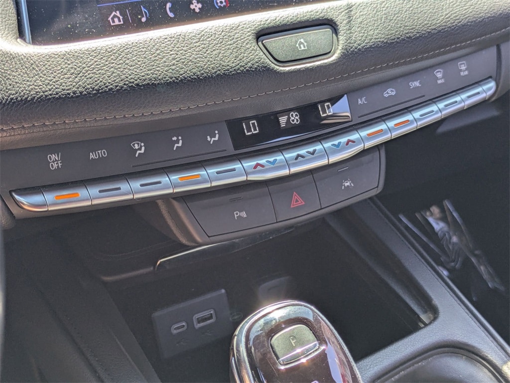 Thumbnail: 2023 Cadillac XT4 - 22
