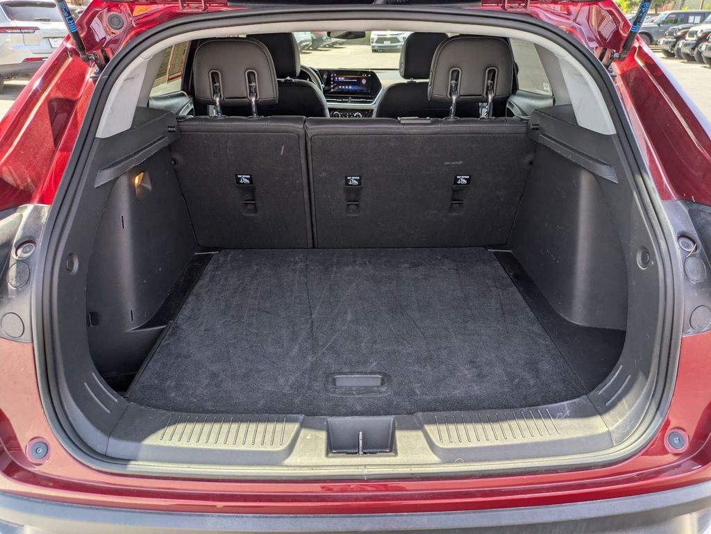 Thumbnail: 2025 Chevrolet Trax - 28