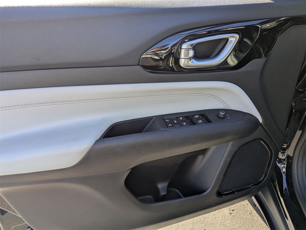 Thumbnail: 2025 Jeep Compass - 15