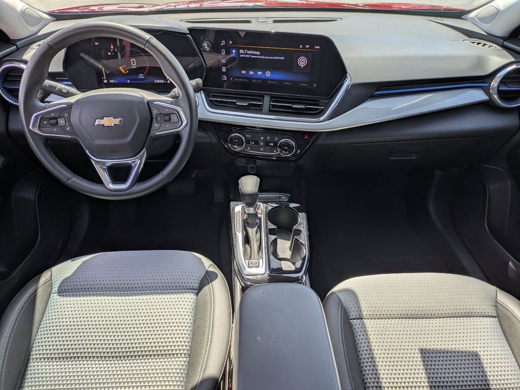 Thumbnail: 2025 Chevrolet Trax - 25